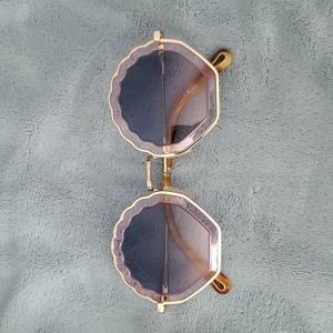 Chloe – Tally Scalloped Seashell 56mm Sunglasses
